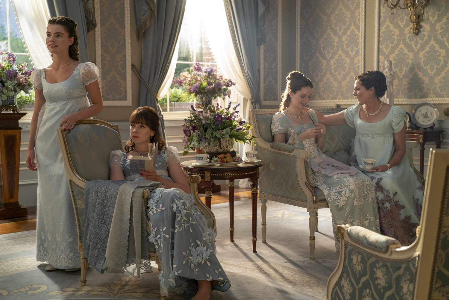 Bridgerton. (L to R) Florence Hunt as Hyacinth Bridgerton, Claudia Jessie as Eloise Bridgerton, Hannah Dodd as Francesca Bridgerton, Ruth Gemmell as Lady Violet Bridgerton in episode 303 of Bridgerton